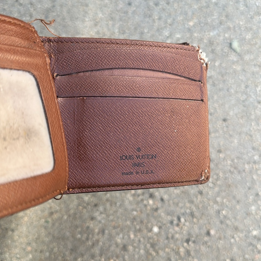 Louis Vuitton Wallet… Aged - Picture 2 of 4